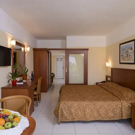 Vantaris Palace 4*