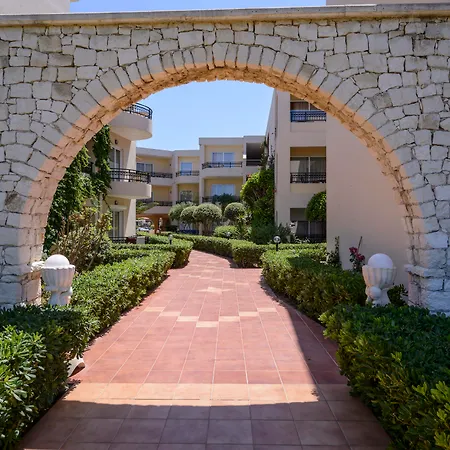 Vantaris Palace Hotel 4*