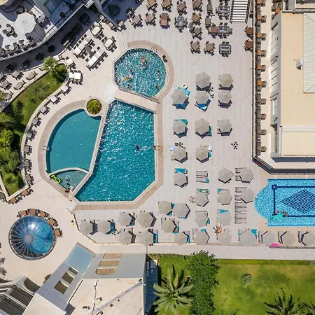 Vantaris Palace Hotel